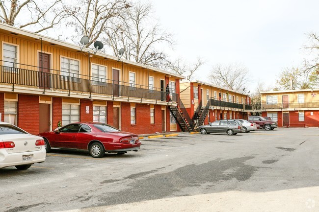 Building Photo - The Legacy Apartments