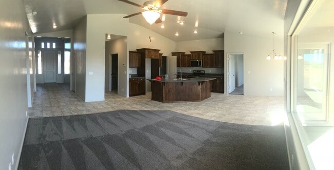 Foto del edificio - Beautiful Like New 4 bedroom home in Washington Fields!