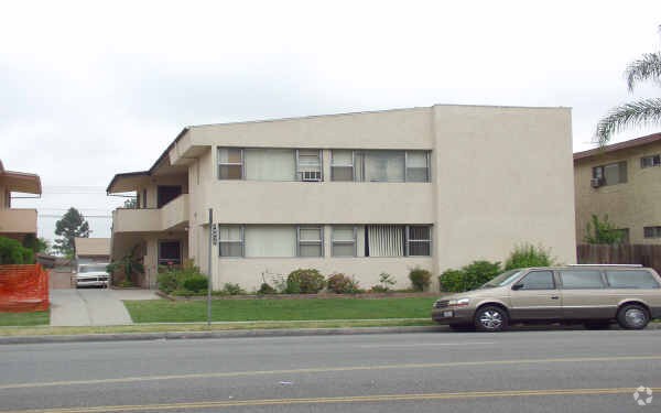 Primary Photo - 10939 Pioneer Blvd
