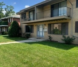 Building Photo - 14833 Kilpatrick Ave