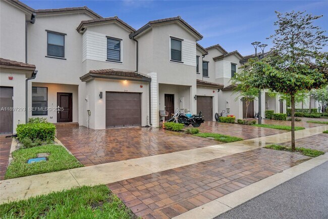 Foto del edificio - 250 SW 159th Ct