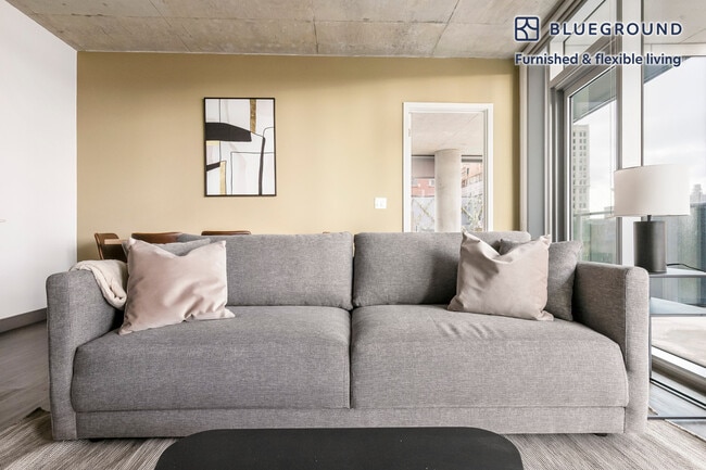 Building Photo - 60 E Randolph St