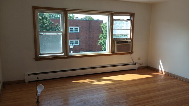Foto del edificio - 4950 Greenwood St