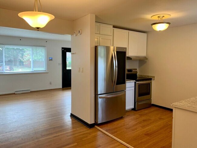 Foto del edificio - 3110 Frederick Ave