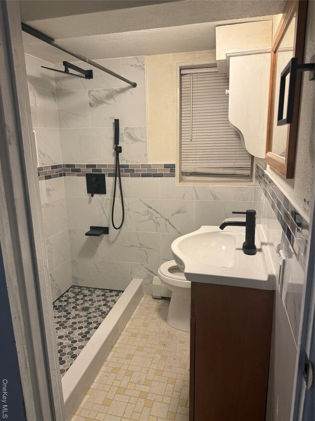 Primary Photo - 311 Litchfield Ave