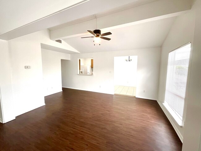 Building Photo - 319 Nolen Dr