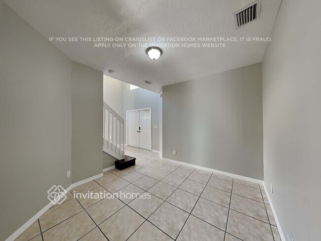 Building Photo - 1359 SW 105th Ave