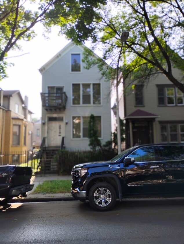 Primary Photo - 2919 N Racine Ave