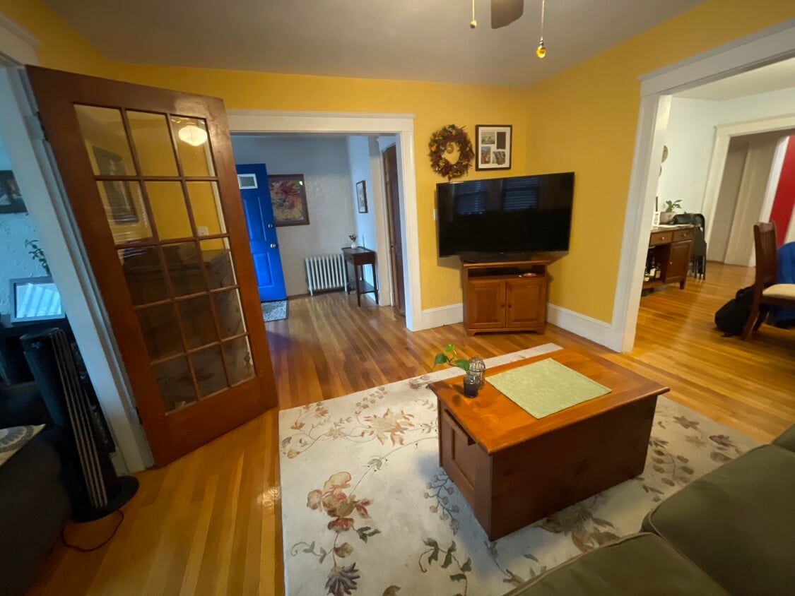 Photo - 92 Harnden Ave (Watertown, MA)
