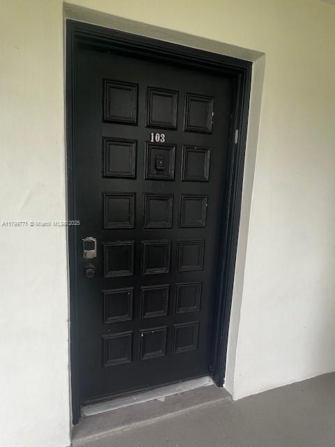Foto del edificio - 9920 NW 68th Pl