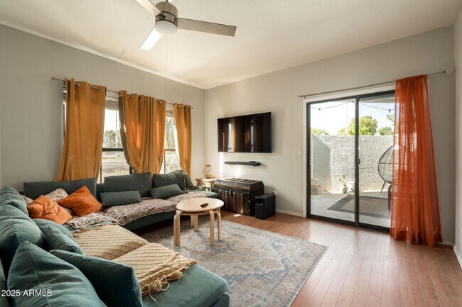 Foto del edificio - 280 S Elizabeth Way