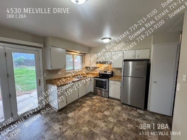 Foto del edificio - 4530 Melville Dr