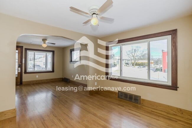 Building Photo - 4151 Coolidge Ave