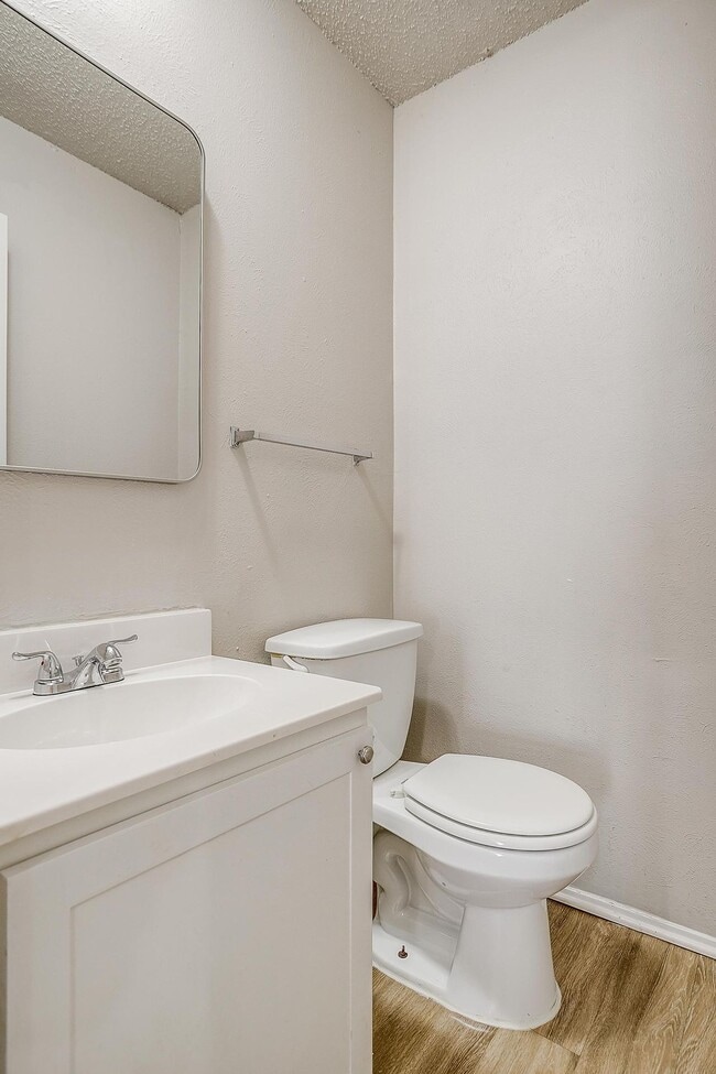 Building Photo - COMPLETELY Remodeled!!