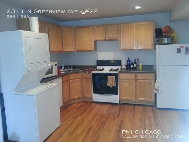 Building Photo - 2311 N Greenview Ave