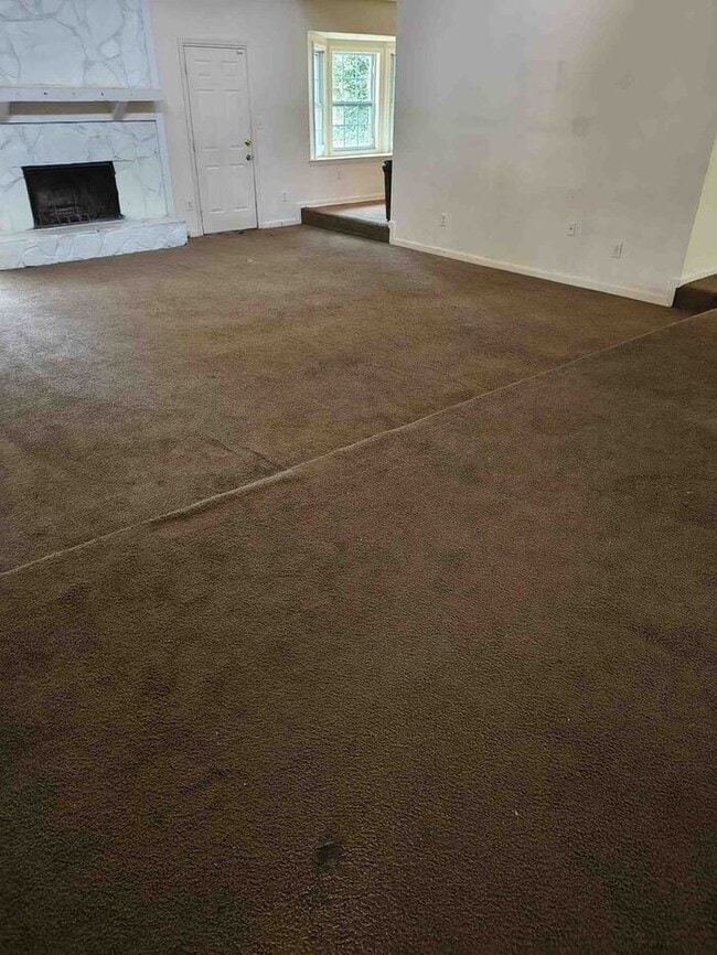 Foto del edificio - COMING SOON! Beautiful 3BR 2BA Home w/ Garage Parking in Riverdale