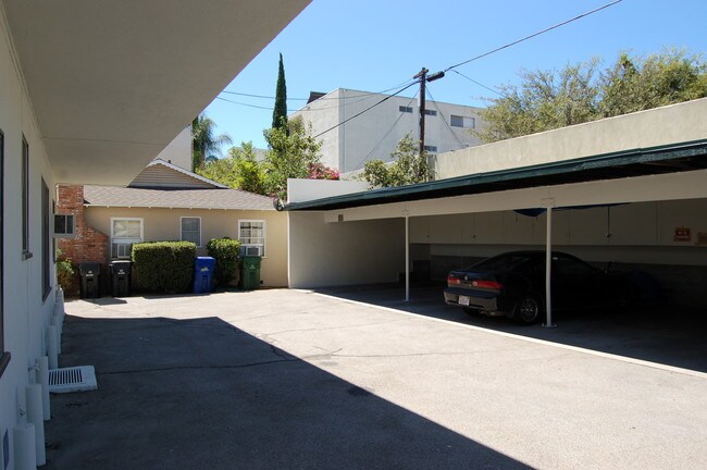 Building Photo - 5301 Vantage Ave