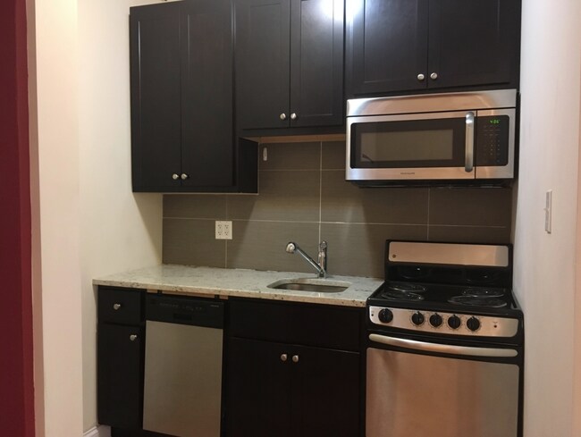 Stainless Steel Appliances - 339 Howard St