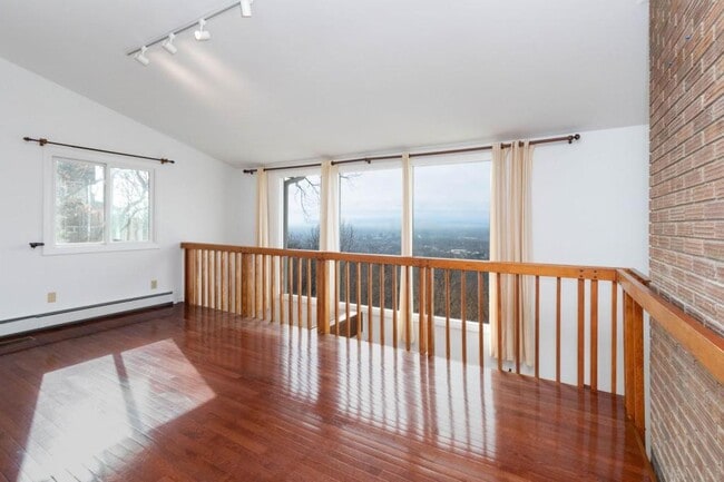 Building Photo - 200 Bent Tree Rd