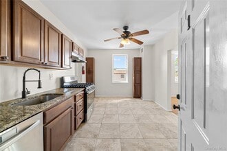 Building Photo - 402 Jericho Tpke