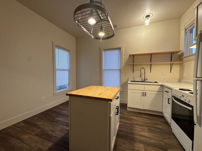 Foto del edificio - 1627 Pine St