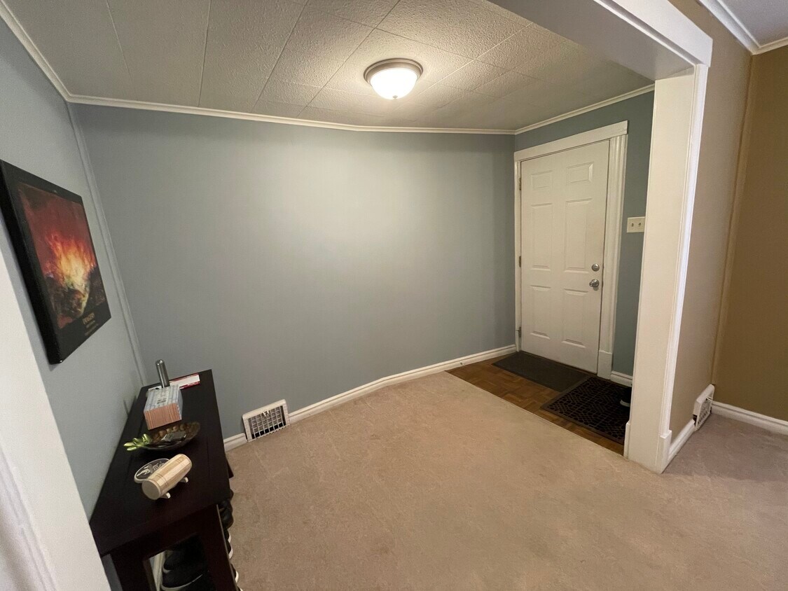 Foto principal - 1018 W Fayette Ave
