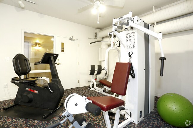 Gimnasio - Governor's Terrace