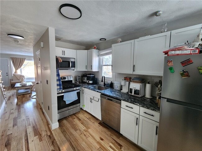 Foto del edificio - 198 Sunbury St