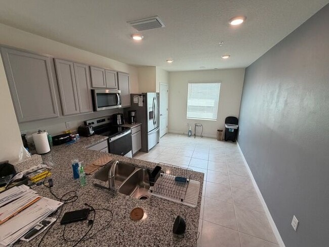Photo - Stylish 3 ed 3 bath townhome in Apopka!!