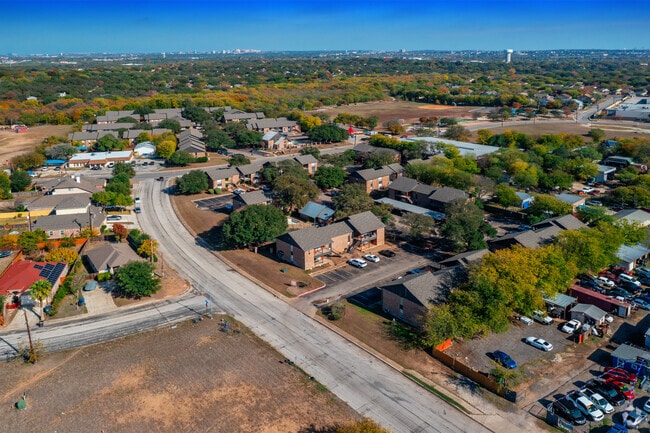 Building Photo - Villas de Sendero