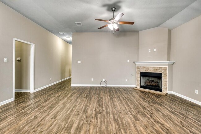 Building Photo - 4205 Shallow Creek Ct