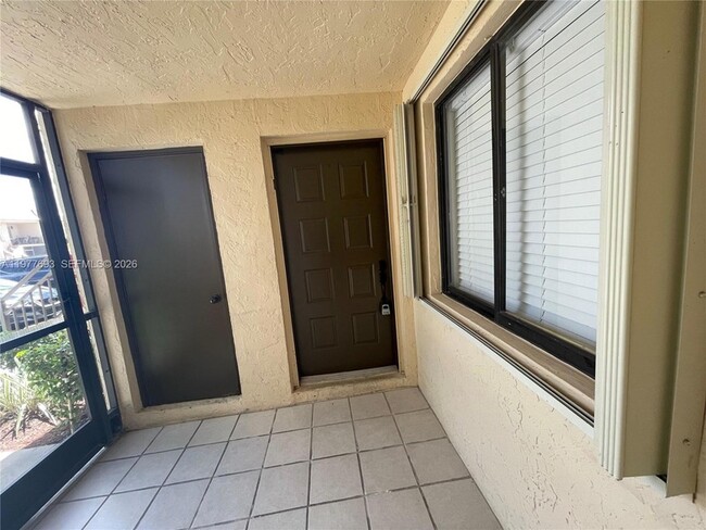 Building Photo - 16481 Blatt Blvd