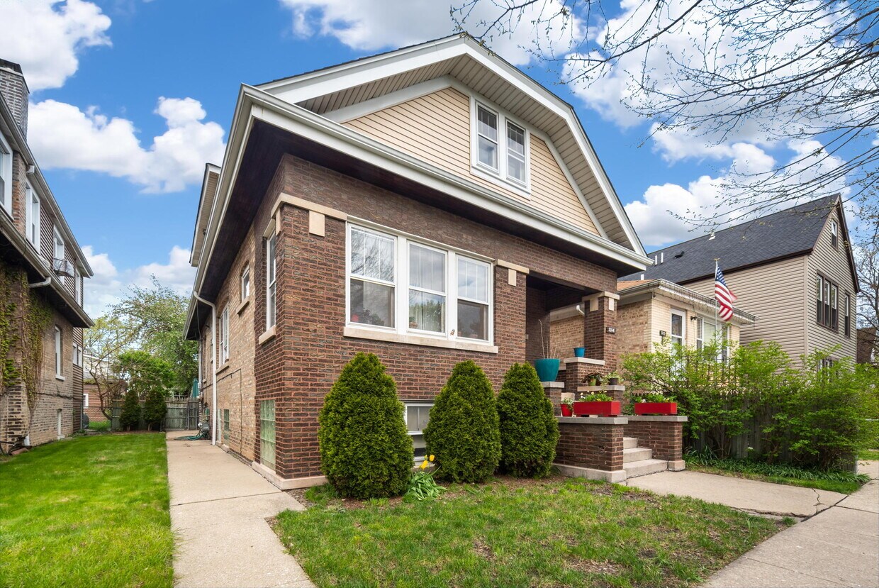 1314 East Ave Unit 2, Berwyn, IL 60402 Apartments in Berwyn, IL