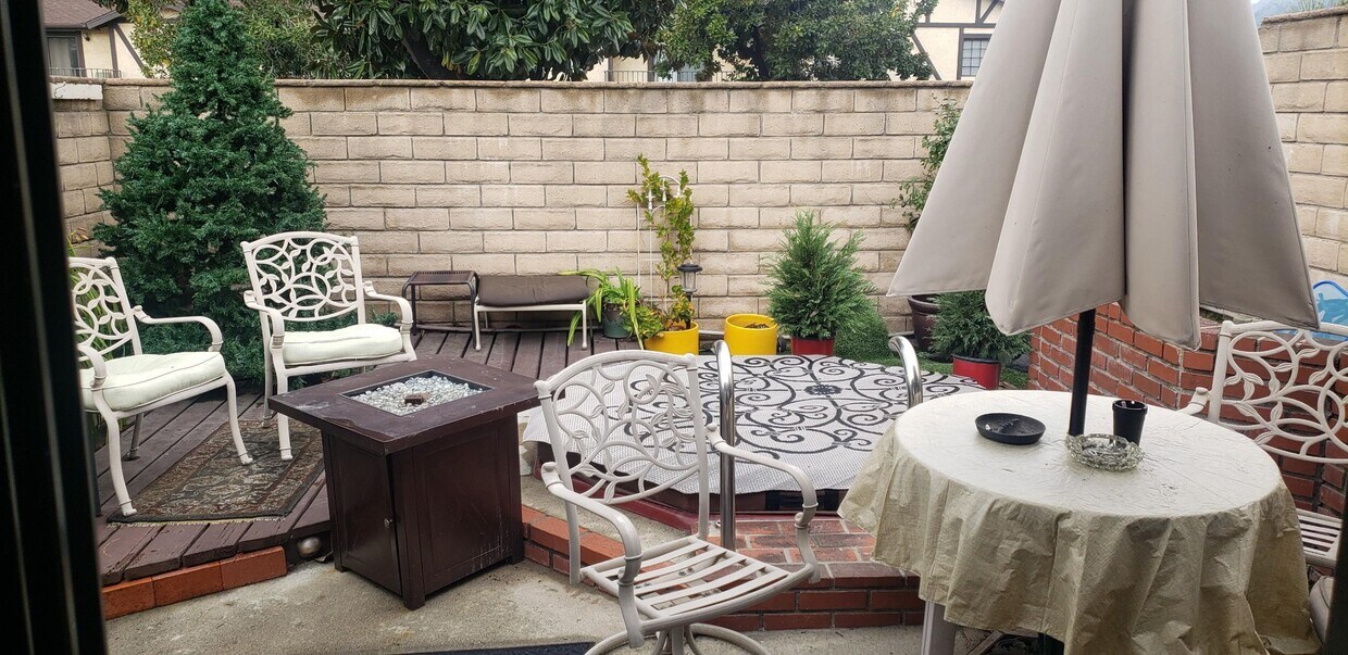 Primary Photo - 203 E Meda Ave