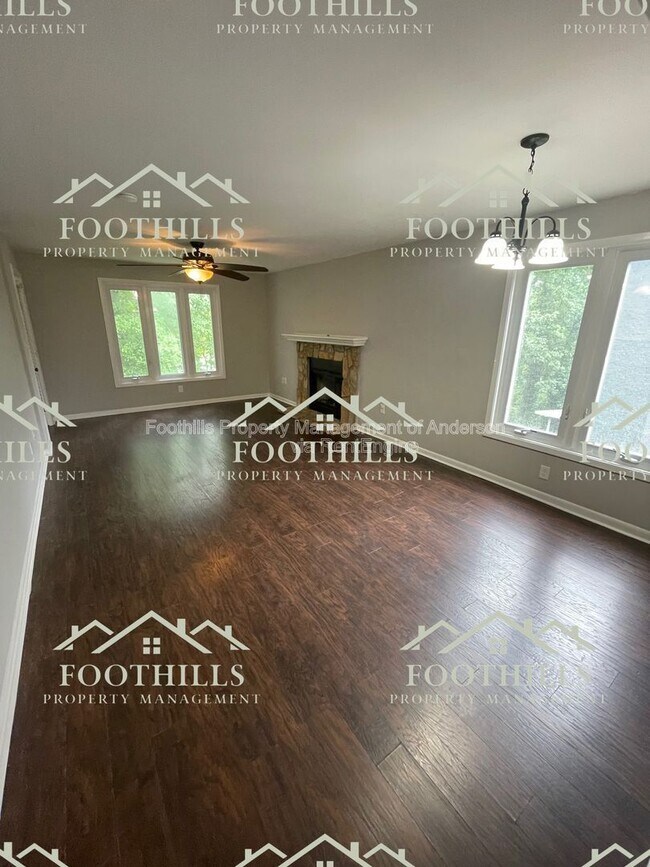 Foto del edificio - 612 Northlake Dr