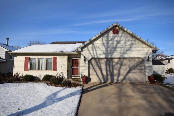 Primary Photo - 3 Bed/2 Bath