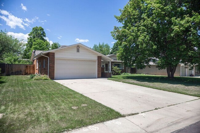 Foto del edificio - 1013 Meadowbrook Dr