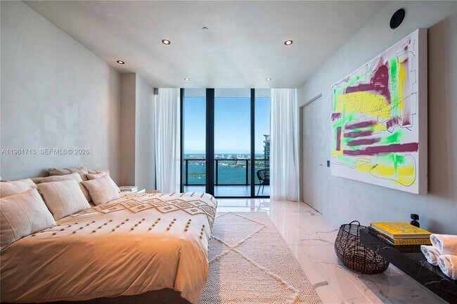 Foto del edificio - 650 NE 32nd St