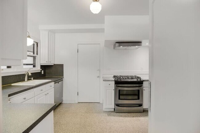 Foto del edificio - 2042 SW Madison St