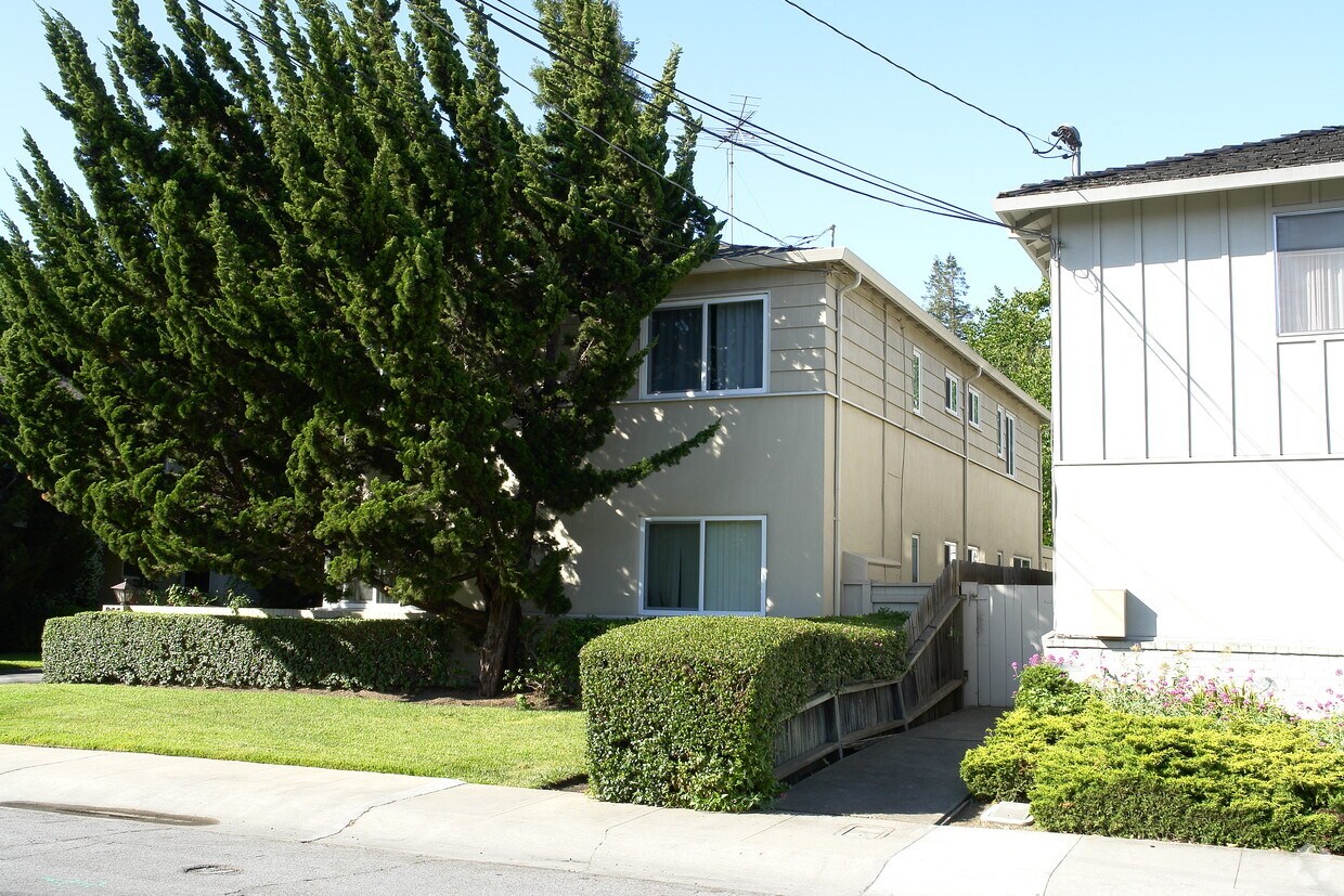 Primary Photo - 855 Fremont St