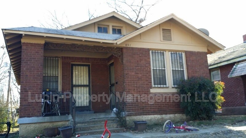 Primary Photo - 831 Kerr Ave