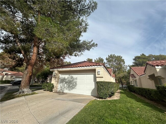 Foto del edificio - 7060 Big Springs Ct