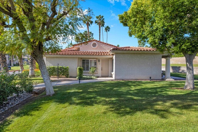 Foto del edificio - 2701 E Mesquite Ave