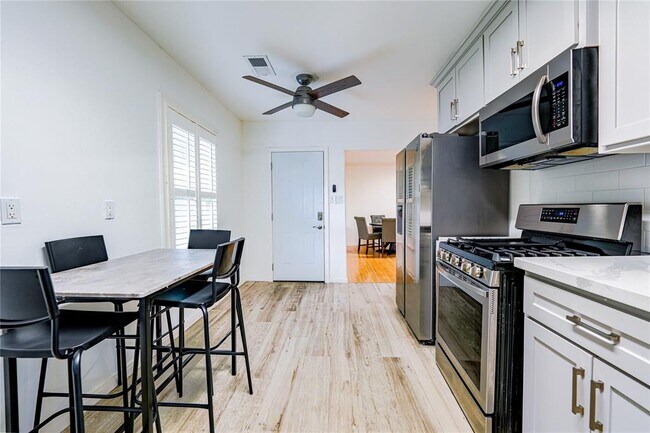 Foto del edificio - 2022 McClendon St