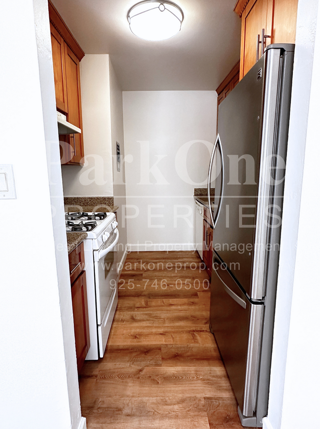 Foto del edificio - Charming Two-Level Condo