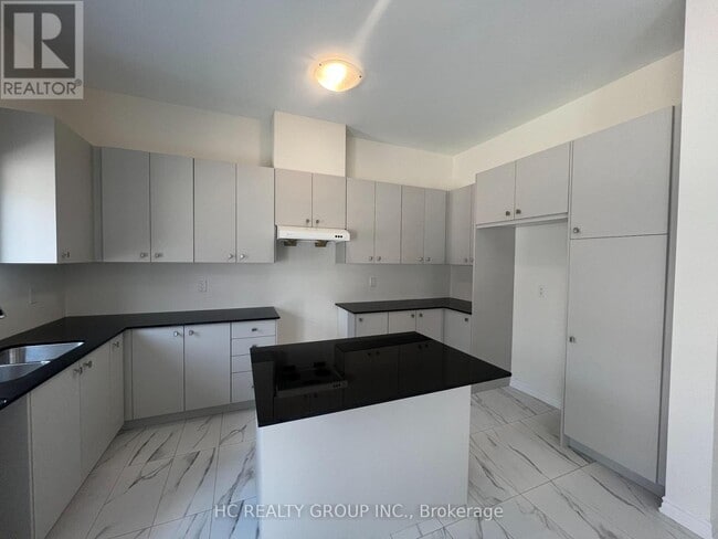 Building Photo - 16 Kenneth Ross Bnd