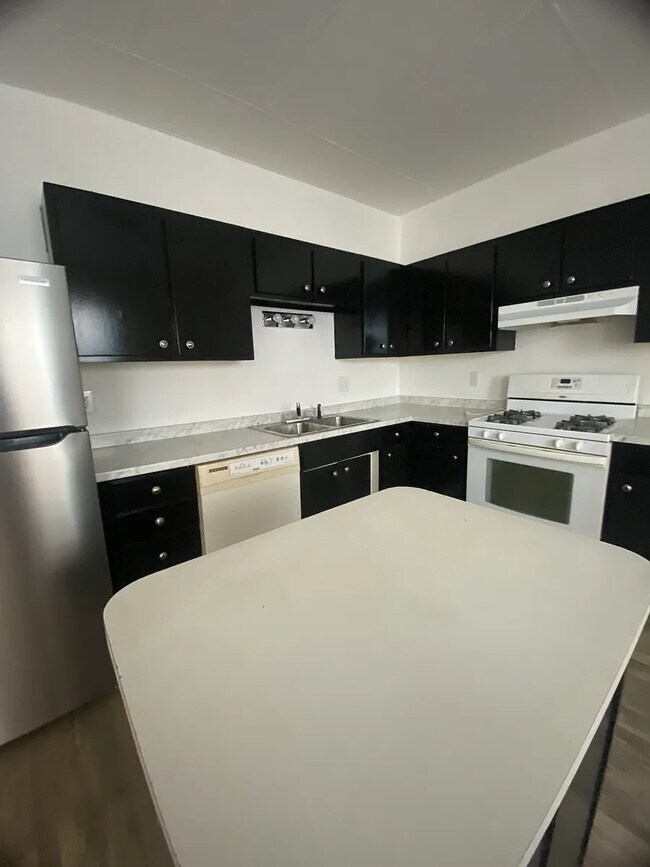 Building Photo - 353 N 27th St