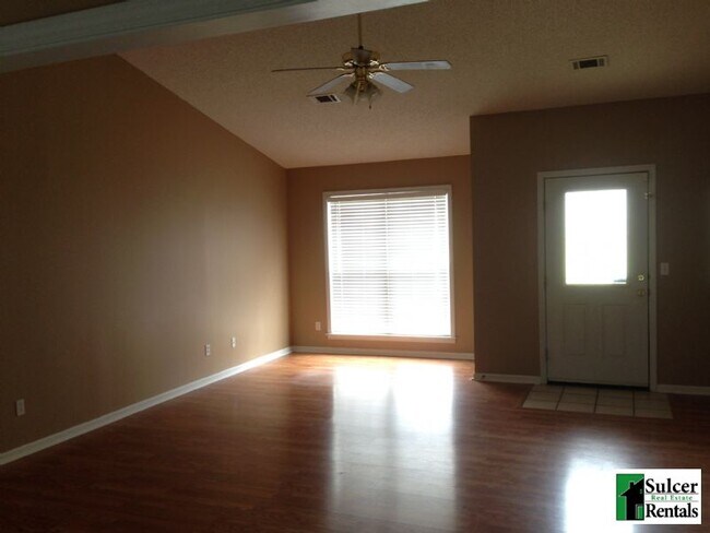 Foto del edificio - Spacious 3 Bedroom Next to NEA Baptist Hos...