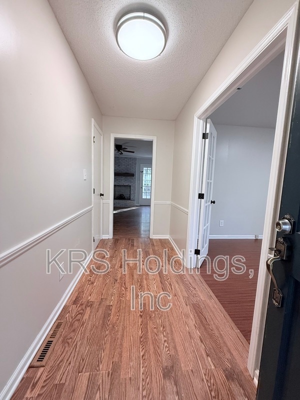 Foto del edificio - 8329 Bells Lake Rd