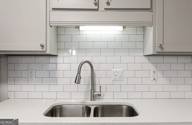 Foto del edificio - 2330 Cobb Pkwy SE